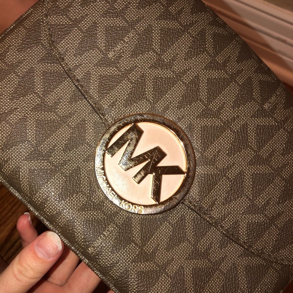 Michael Kors Signature Small Fulton Flap Crossbody - Picture 3 of 8